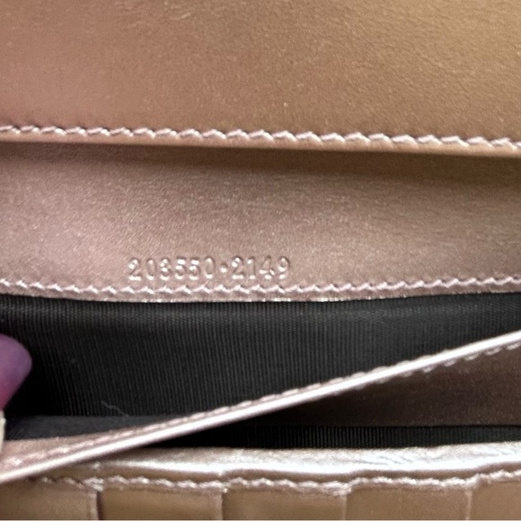 Gucci GG Metallic Long Wallet - Picture 10 of 13
